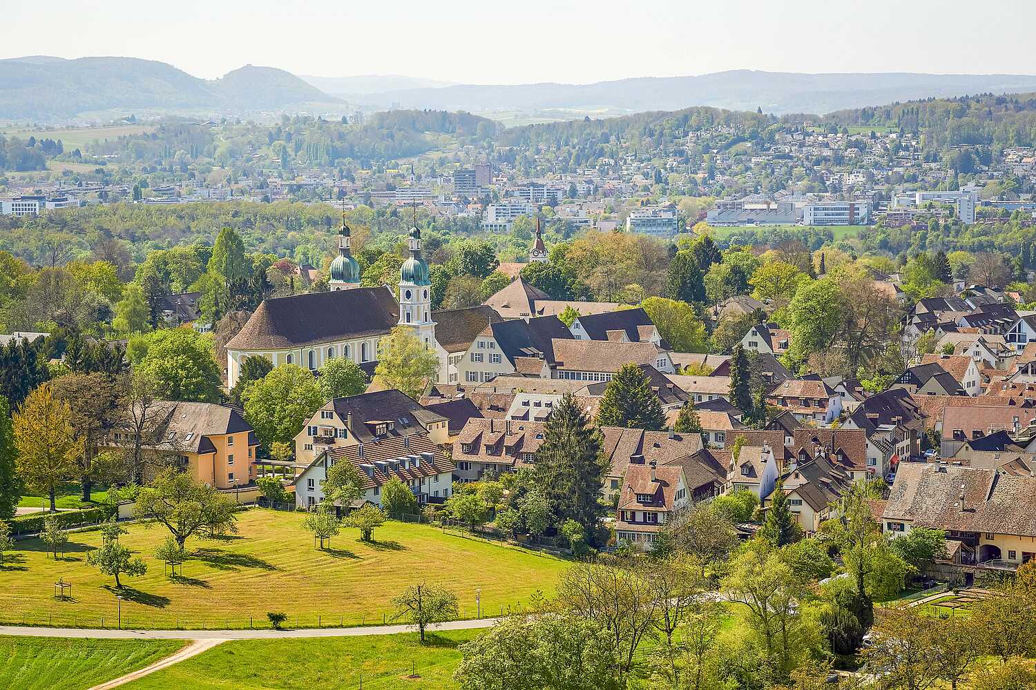 Windschutzscheibe reinigen -Fotos und -Bildmaterial in hoher Auflösung –  Alamy